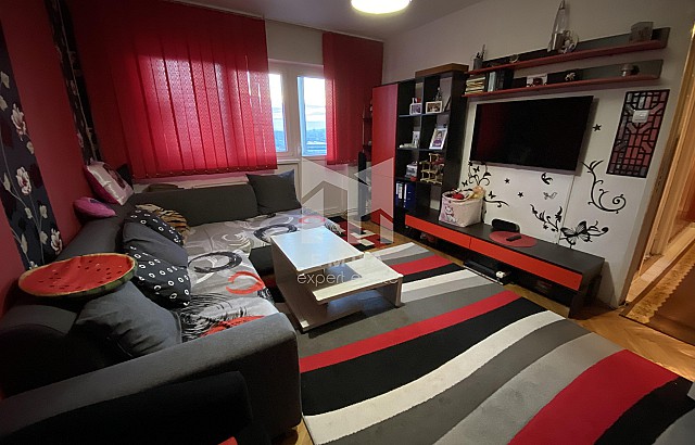 De vânzare apartament 3 camere Mures, Târgu Mureș, Dâmbul Pietros - stânga