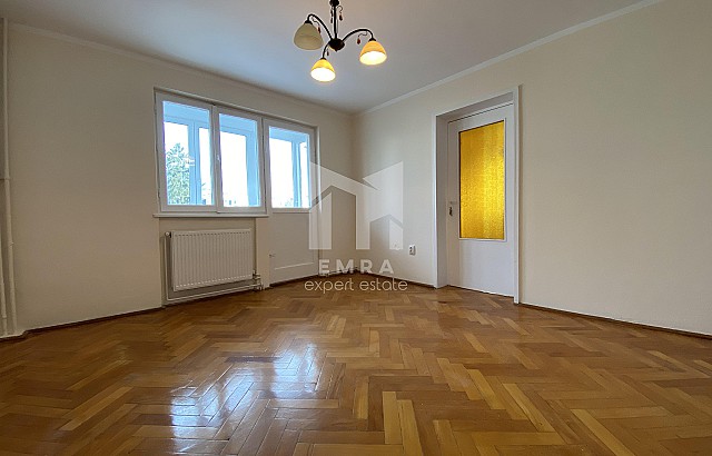 De vânzare apartament 2 camere Mures, Târgu Mureș, Dâmbul Pietros - stânga