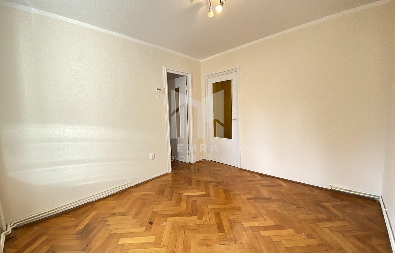 De vânzare apartament 2 camere Mures, Târgu Mureș, Dâmbul Pietros - stânga