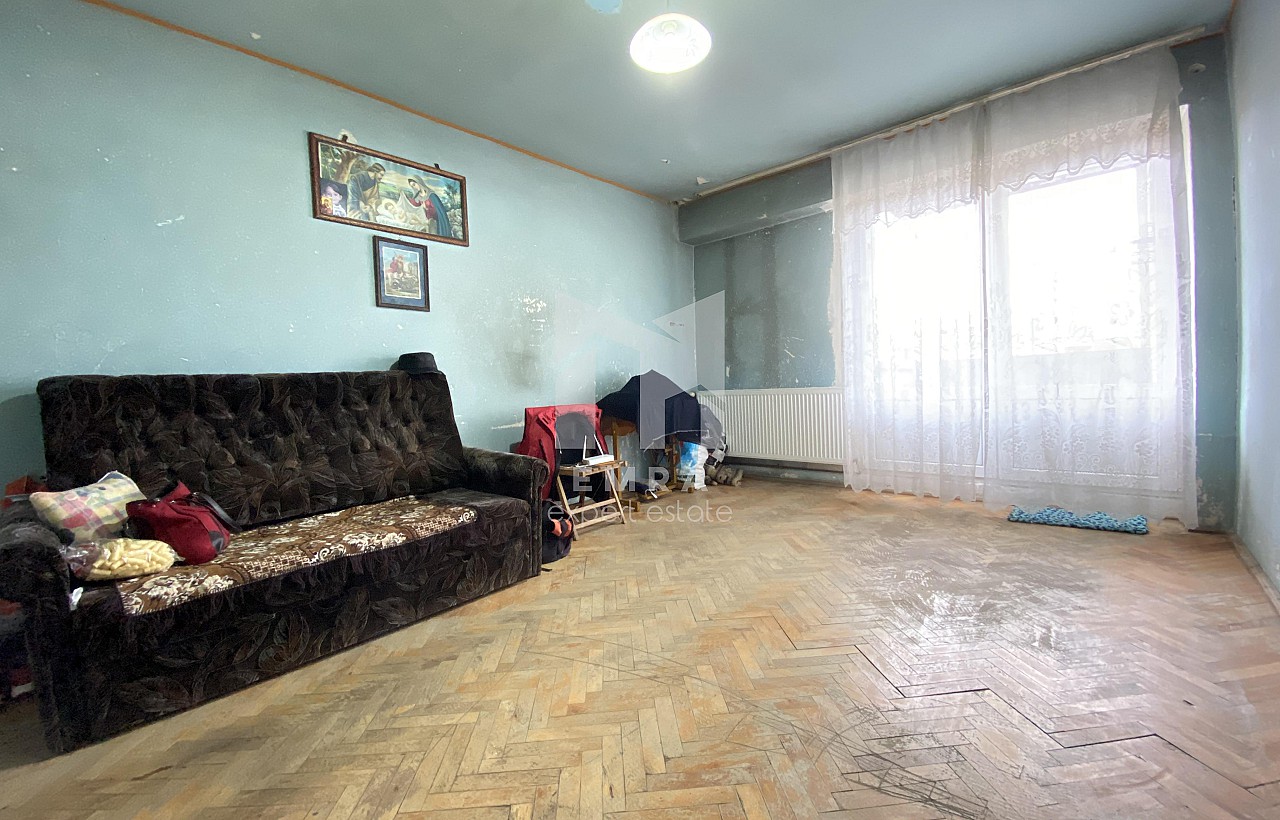 De vânzare apartament 3 camere Mures, Târgu Mureș, Dâmbul Pietros - stânga