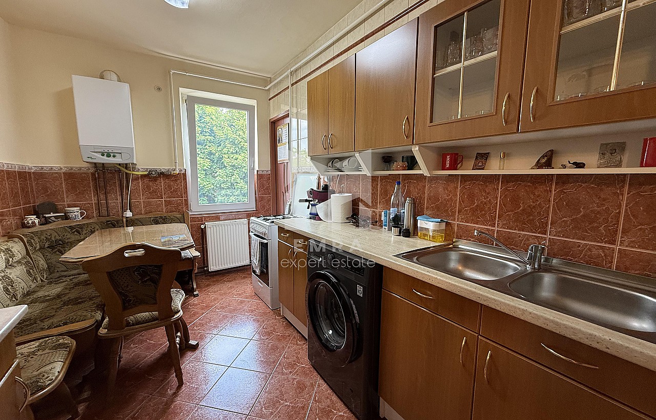 De vânzare apartament 3 camere Mures, Târgu Mureș, Cutezanței - Livezeni