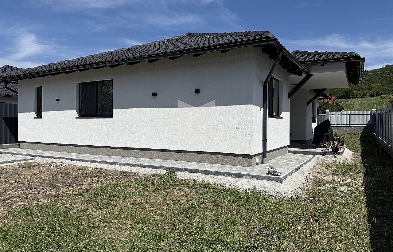 De vânzare casa  Mures, Budiu Mic, Intrare in sat