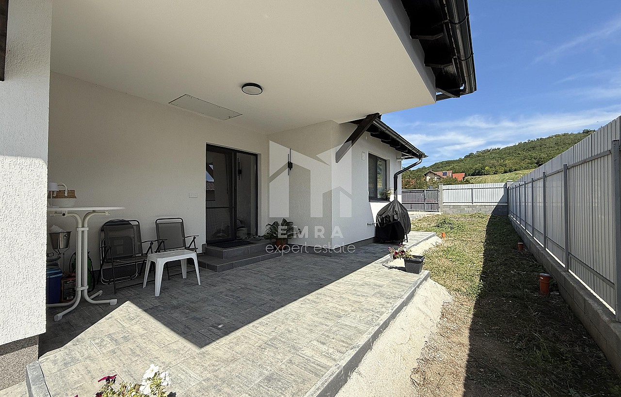De vânzare casa  Mures, Budiu Mic, Intrare in sat