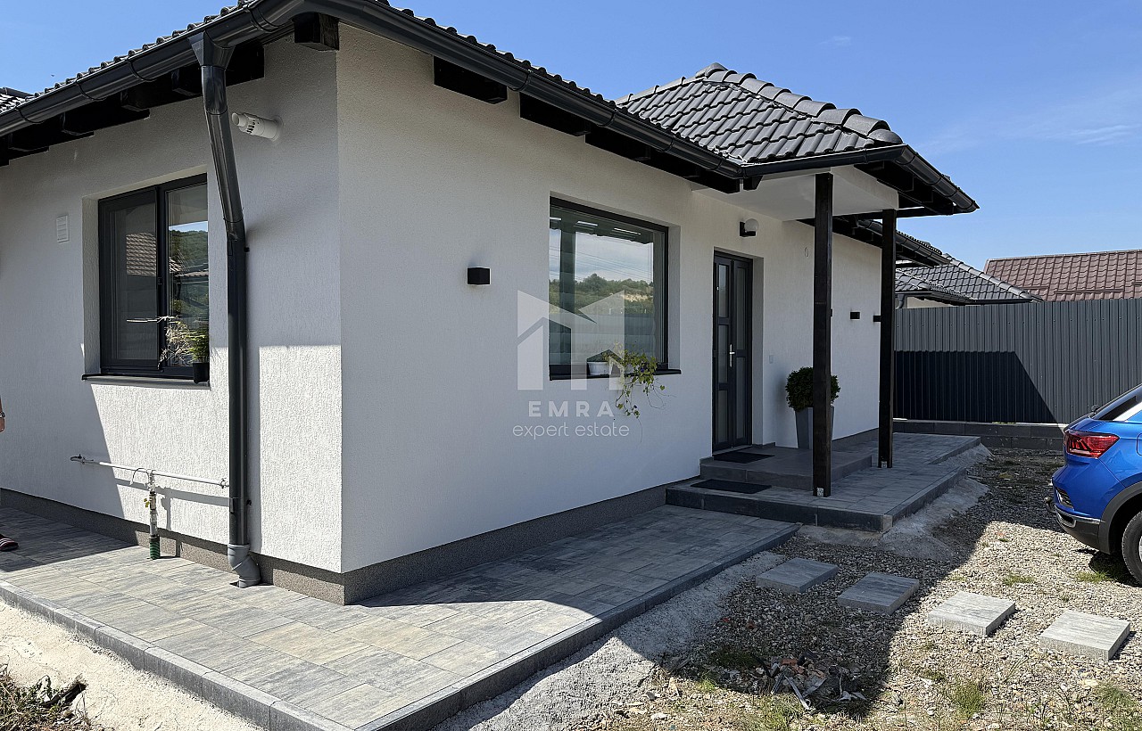 De vânzare casa  Mures, Budiu Mic, Intrare in sat