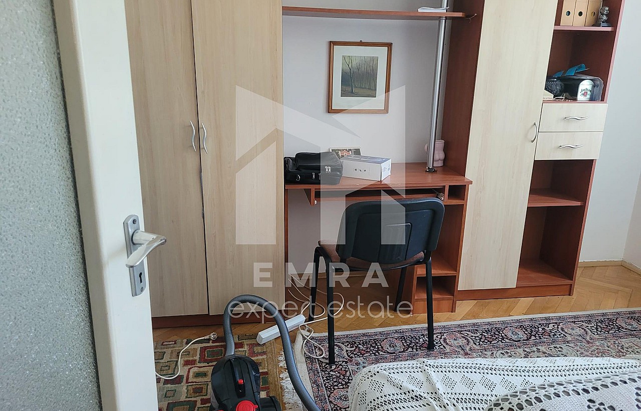 De închiriat apartament 4 camere Mures, Târgu Mureș, Tudor Vechi - Dacia